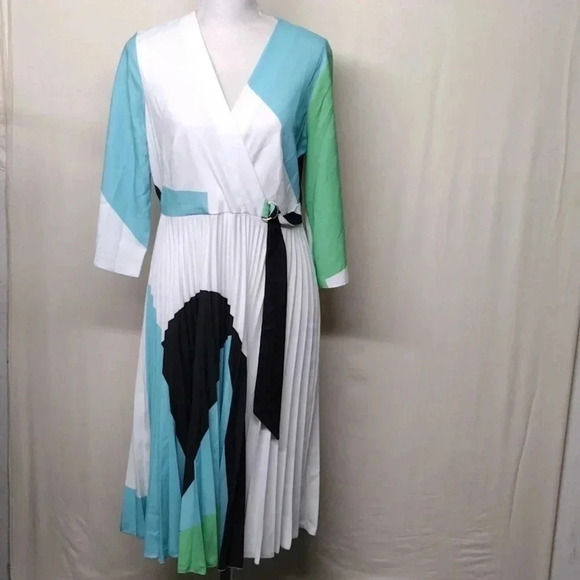Closet London Stunning New Wrap Dress Size 10 - Geometric Flowy Design - Picture 2 of 15
